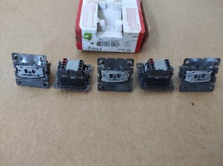 5 mecanismos interruptor inversor Legrand Céliane