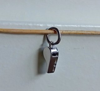 Colgante Silbato Árbitro Plata
