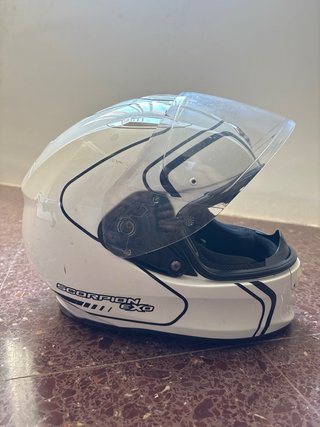 Casco de moto Scorpion blanco