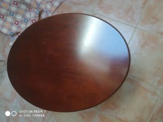 Mesa auxiliar ovalada de madera