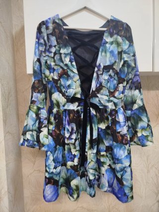Vestido floral azul y verde