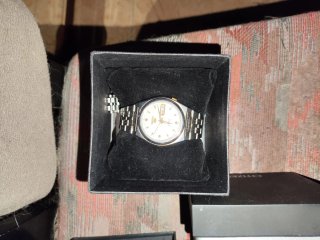 Reloj Seiko Plata y Blanco