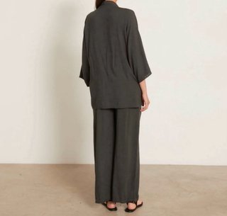 Conjunto chaqueta y pantalón lino