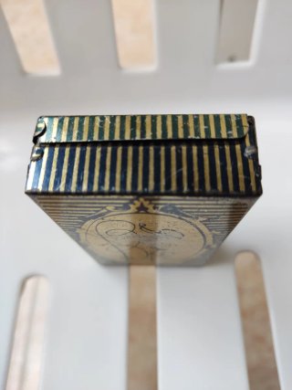 Pequeña caja metálica antigua, D.r Andreu