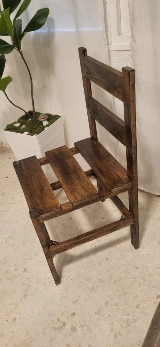 Silla artesanal de madera