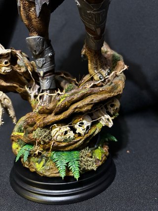 Figura Depredador Resina 1/6