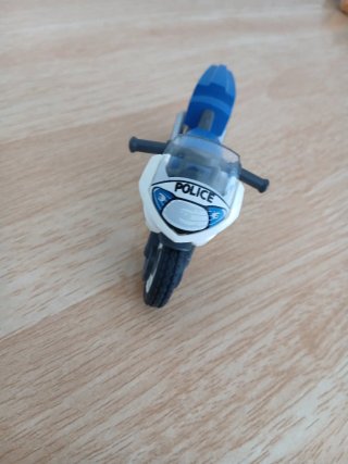 Moto de Policía Playmobil Como esta 2,50€