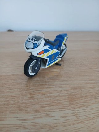 Moto de Policía Playmobil Como esta 2,50€