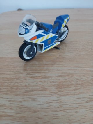 Moto de Policía Playmobil Como esta 2,50€