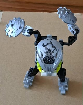 2 Set LEGO Bionicle 8573 e 8577