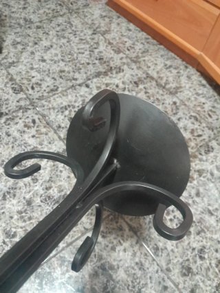 Porta macetas de hierro forjado