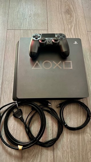 PS4 Slim 1TB Days of Play con 5 juegos