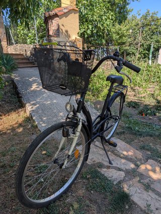 Bicicleta urbana cuadro bajo 28 6 vel.