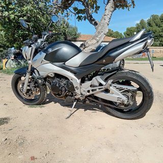 Suzuki GSR600