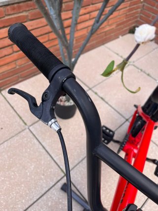 Bicicleta infantil roja