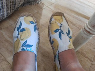 Zapatos planos con estampado de limones
