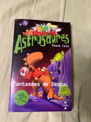 Libros varios en catalán y castellano