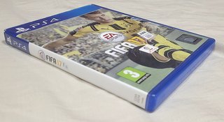PlayStation 4 - Gran Turismo Sport y FIFA 17