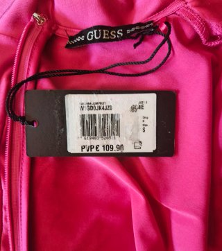 Mono fucsia, Guess. Nuevo.