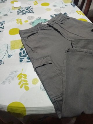 Pantalón  como nuevo gris sin etiqueta