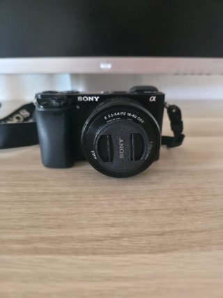 Sony A6000 + Lente Kit + Set Accesorios