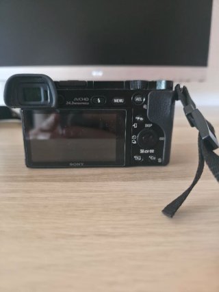 Sony A6000 + Lente Kit + Set Accesorios