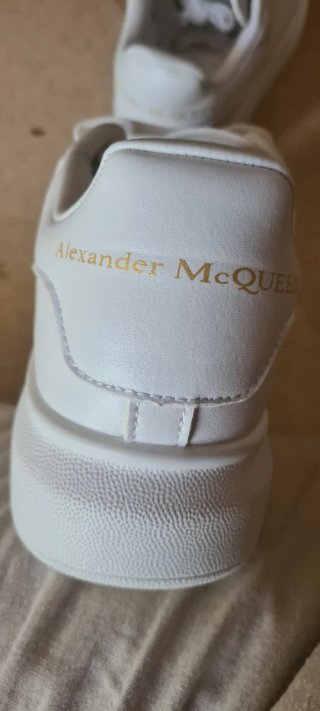 Alexander McQueen Deportivas Blancas sin usar!