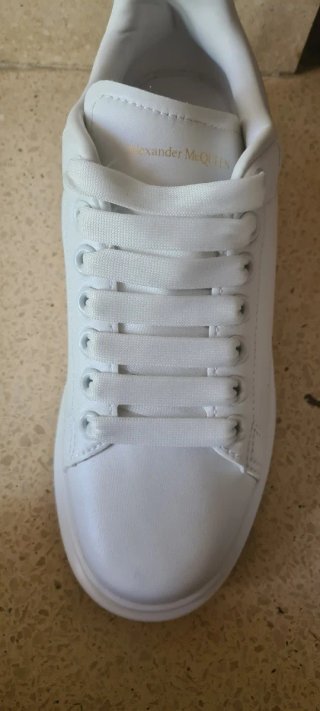 Alexander McQueen Deportivas Blancas sin usar!