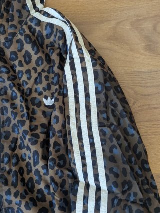 Chaqueta Adidas Estampado Leopardo talla S