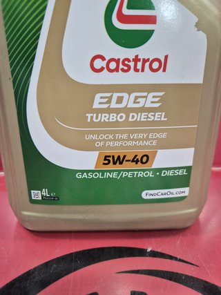 Garrafa de Aceite Castrol 5W-40 / 4 Litros, Nueva.