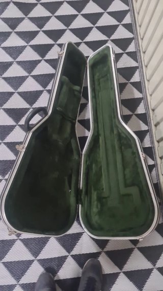 Cartuchera rígida para guitarra