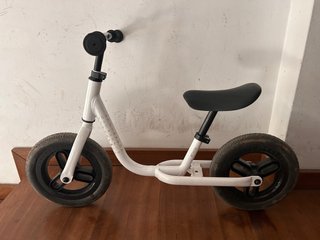 Bicicleta sin pedales 2-3 años