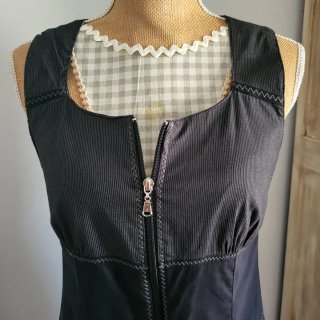 Vestido negro abullonado Talla M