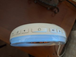 Radio despertador con sonidos naturales e iluminac