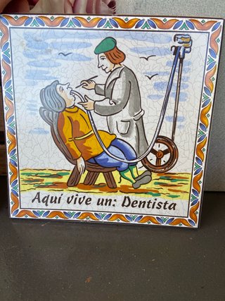 Azulejo Aquí vive un Dentista 15x15