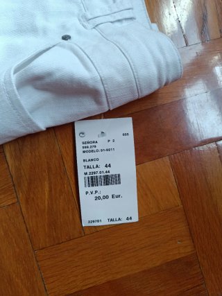 Pantalones blancos