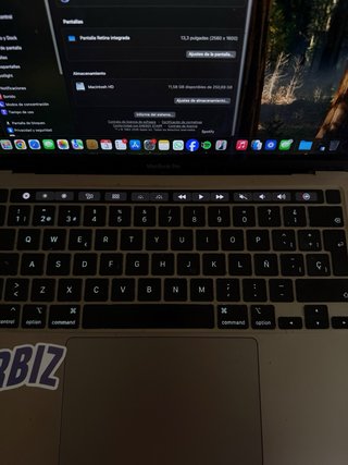 MacBook Pro i5 256gb 2020 Plata