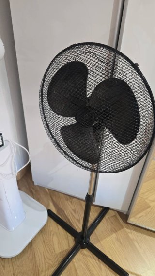 Ventilador Klinda Blanco y Negro