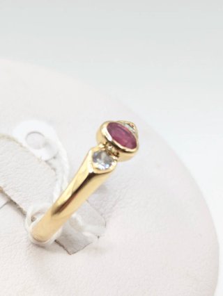 Anillo Oro 18k con Rubí y Diamantes