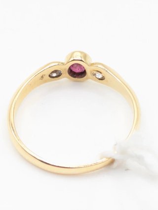 Anillo Oro 18k con Rubí y Diamantes