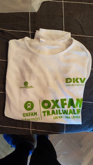 Lote Camisetas de carreras, chubasqueros y polos