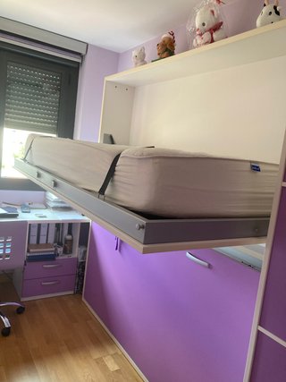 Dormitorio juvenil seminuevo.