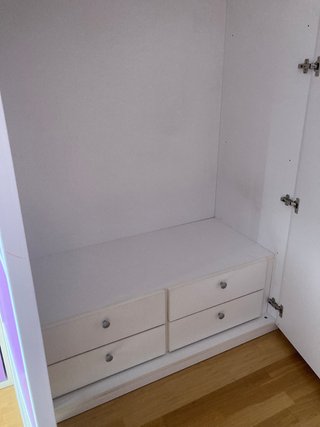 Dormitorio juvenil seminuevo.