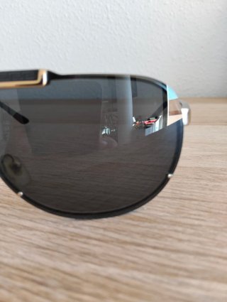 Gafas de sol Versace doradas y negras