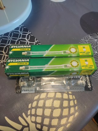 Lámpara de techo plafón rosa y blanco. Negociable