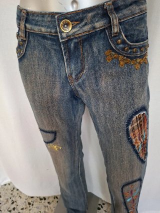 Pantalón vaquero mujer con parches