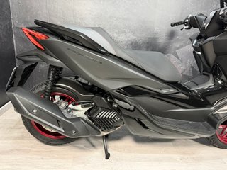 Honda Forza 125 ABS Gris/Rojo