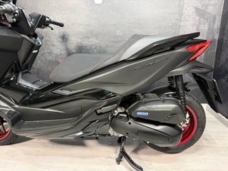 Honda Forza 125 ABS Gris/Rojo