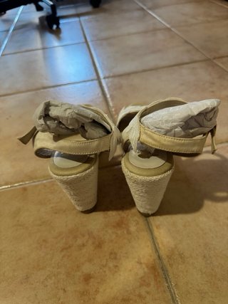 Sandalias de cuña para novia