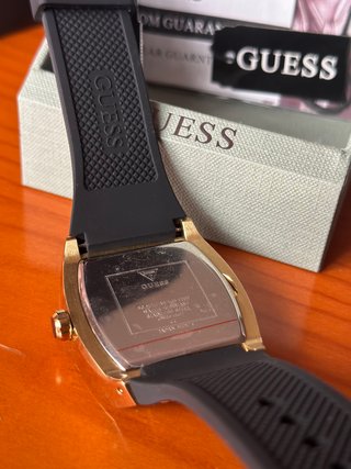 Reloj Guess Dorado y Negro Hombre